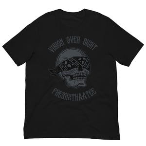 Vision Over Sight Tシャツ | ジョーダン5 ブラックキャットにマッチするデザイン | スニーカーにマッチするストリートウェアTシャツ