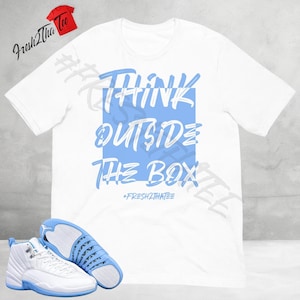 Maglietta Think Outside the Box da abbinare alle Jordan 12 Melo 2025 / T-shirt da ginnastica blu University / T-shirt con grafica streetwear