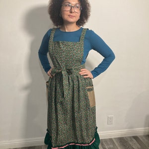 Vintage style Ditsy-print Apron Dress