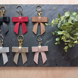 Minimalist Leather Bow Keychain, Leather Bow Keychain, Bow Keychain, trendy bow keychain, Genuine Leather Keychain, purse charm, unique gift