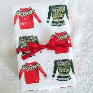 Wrapping Paper: Red and Green Fair Isle Sweaters Gift Wrap, Birthday, Holiday, Christmas afbeelding 1