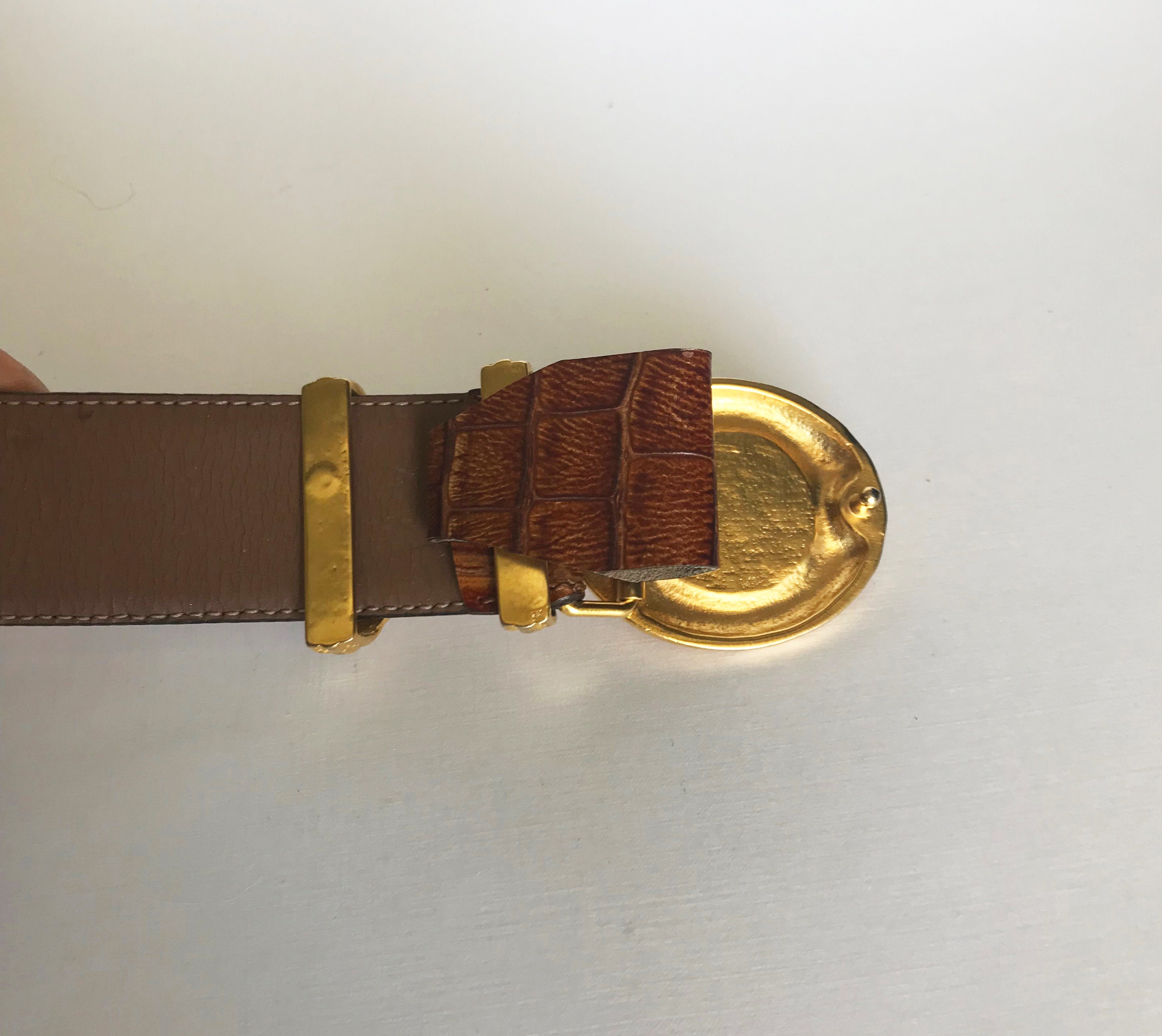 Gianfranco Ferre Vintage Leather Belt Gold Plated Buckle  display picture 3