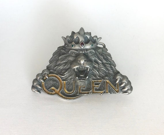 queen belt buckle