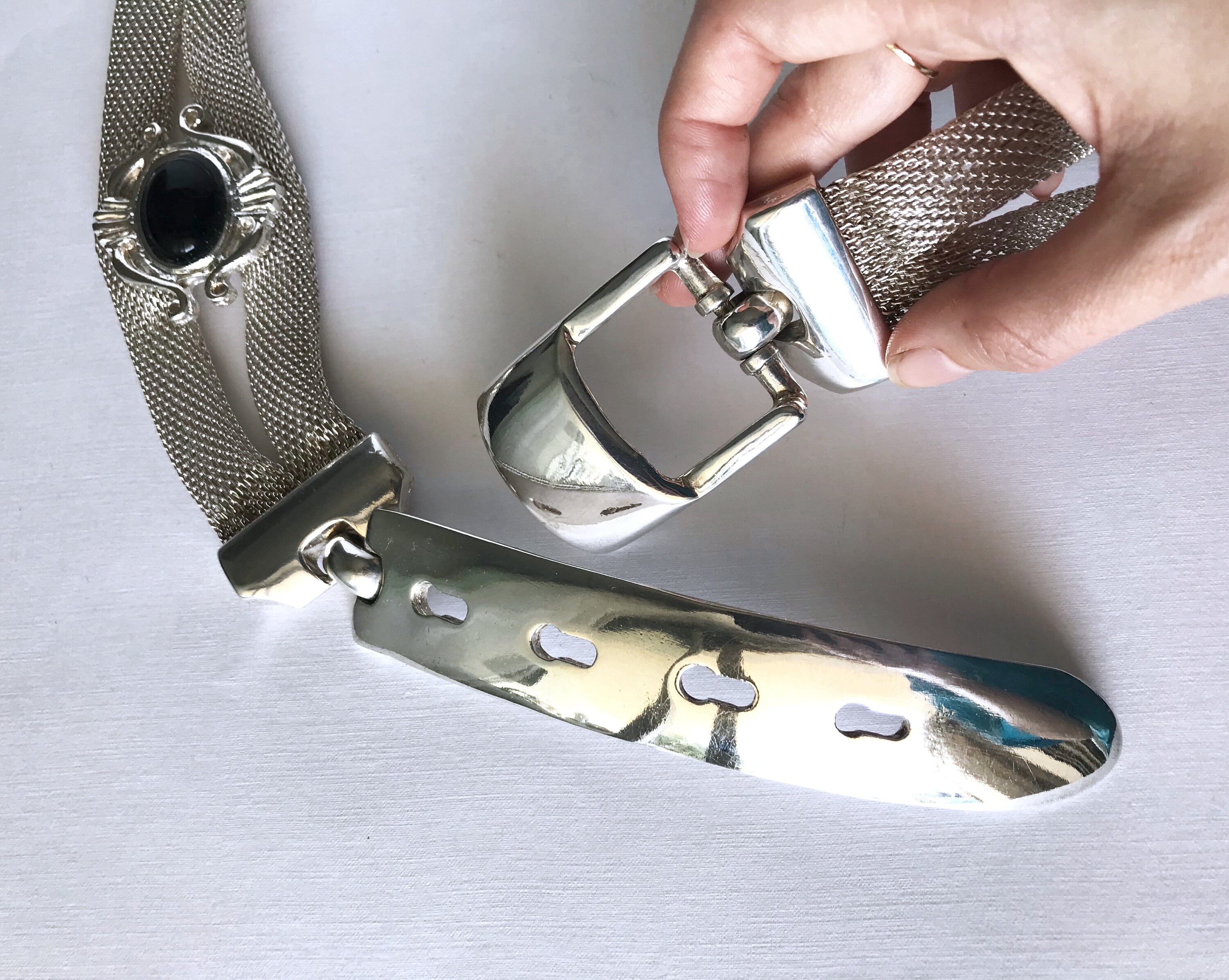 Vintage Silver Mesh Belt With Clasp Medallions Antique Metal  display picture 3