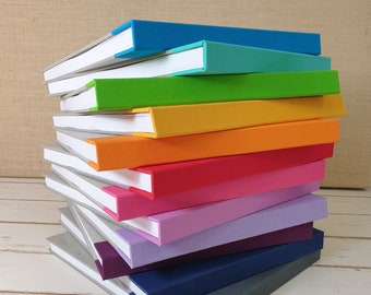 Cuaderno plano y cuaderno de bocetos con lomo de lino de colores y 200 páginas en blanco.