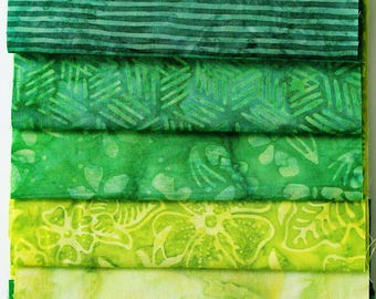 Paquete de telas batik verdes - 5 telas de 15 cm x 55 cm cada una - asp287