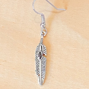 Single Mens Dangle Earring, Mens Southwest Feather Earring, Mens Silver Feather Earring, Single Earring Men, Symbol Amulet Men