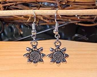 Sunflower Earrings, Sunflower charm, Flower charm, Daisy Charm Earrings, Silver Dangle Earrings, Silver Sunflower Earrings, Gifts for Her