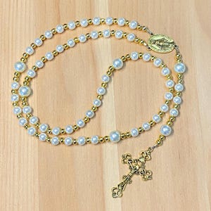 Pearl Rosary Beads, Gold Rosary,  Catholic Rosary, Pearl Prayer Beads, Confirmation Gift, Christian Jewelry, Wedding Jewelry