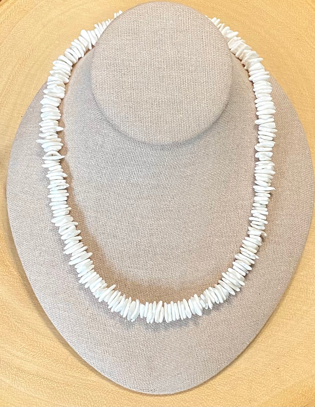 22-Inch White Puka Shell Necklace – Smooth Round Seashells – Hawaiian Surfer Style