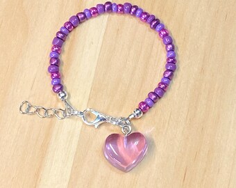 Pulsera para niñas, pulsera de corazón para niños pequeños, pulsera para niñas, pulsera de cuentas moradas, pulsera de corazón de goma para niñas, regalo para nieta