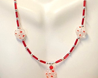 Collar de cuentas rojas mujeres, collar de cuentas de corneta roja, collar de corazón de cuentas, joyas de cuentas rojas, joyas boho, regalos para ella