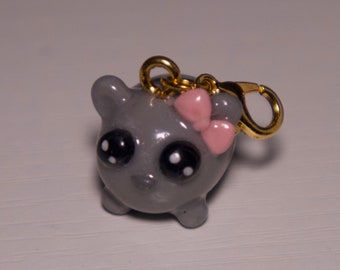 Charm noeud rose hamster triste - Cadeaux bijoux faits main en argile polymère Meme drôle