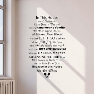 In This House We Do Disney Wall Decal Poster Sign Quote Mickey and Friends Vinyl Sticker Nursery Gift Kids Decor Playroom Wall Art 6b70
