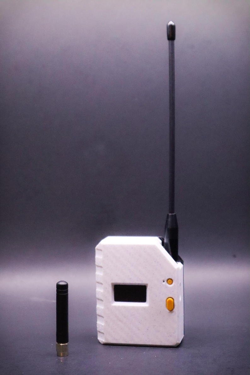 Complete Mesh Node Mini | Meshtastic | Meshcore | Heltec v4 GPS 3000mah LiPo | 915mhz LoRa Wifi & Bluetooth | Off Grid Communication Device Add 17cm Whip Atenna