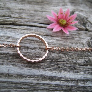 Feine gedrehte Kreis-Stecker roségold, Edelstahl, twisted circle, offene Kreise rosè, minimalistisch, Edelstahl rosevergoldet, 1 Paar Bild 8