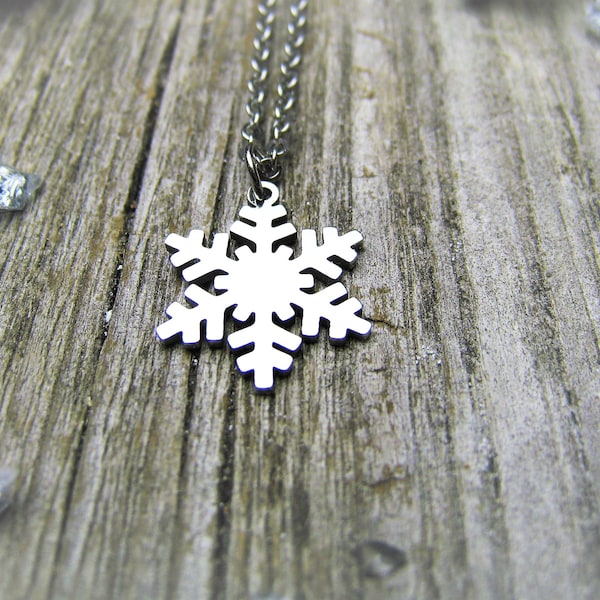 Zarte Schneeflocken Kette, Edelstahl silber, Eiskristall, Winterschmuck, Schneekristall