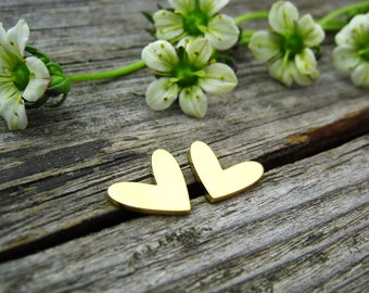 Wilde heart studs gold stainless steel minimal