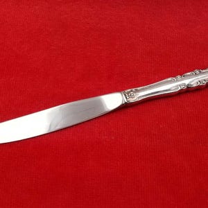 Regular Knife ~ Grandeur by Heirloom Oneida Sterling Silver Flatware 9"