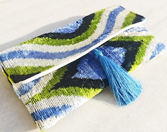 Ikat Velvet Clutch Bag: Handwoven Silk Tassel Purse