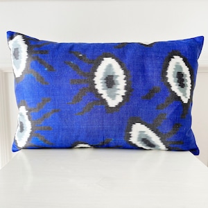 Navy Eyes Pillow, Dark Blue Cushion, Silk Ikat Pillow, All Size Pillow, Accent Pillow, Silk Pillowcase, Dyed Lumbar Pillow, 16 x 24 Pillow