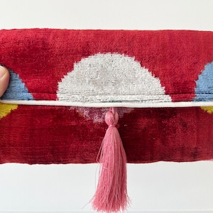 Bolso rojo, bolso de mano rojo, bolso de mano Ikat, bolso de mano de terciopelo, bolso de noche, minibolso, bolso con borla, bolso de mano de seda