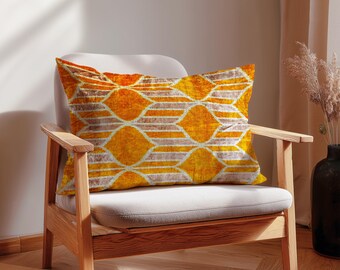 Funda de almohada de terciopelo ikat naranja dorado: cojín geométrico de mezcla de seda