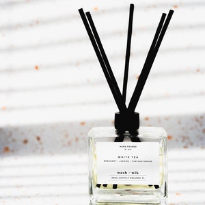 White Tea  |  Reed Diffuser  |  Clear Bottle With Reeds  |  Diffuser Oil Set  |  Home Fragrance  |  Decor  |  Scent No. 013