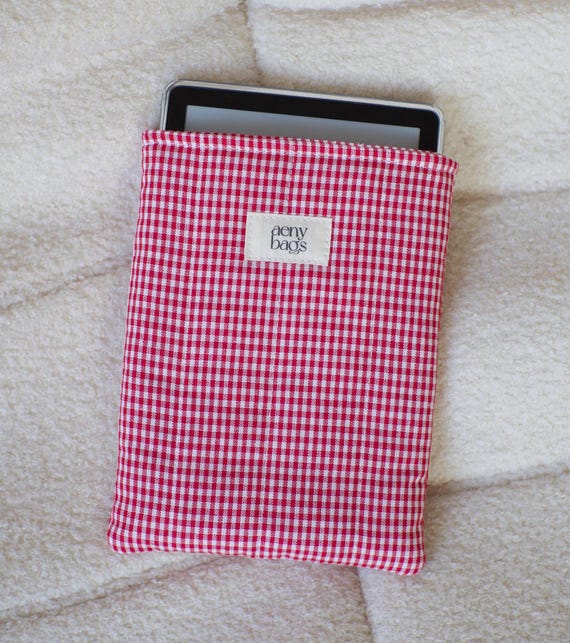 Gestepptes Kindle Sleeve Karo | e-Reader Hülle Gingham | Kindle Tasche rot weiß