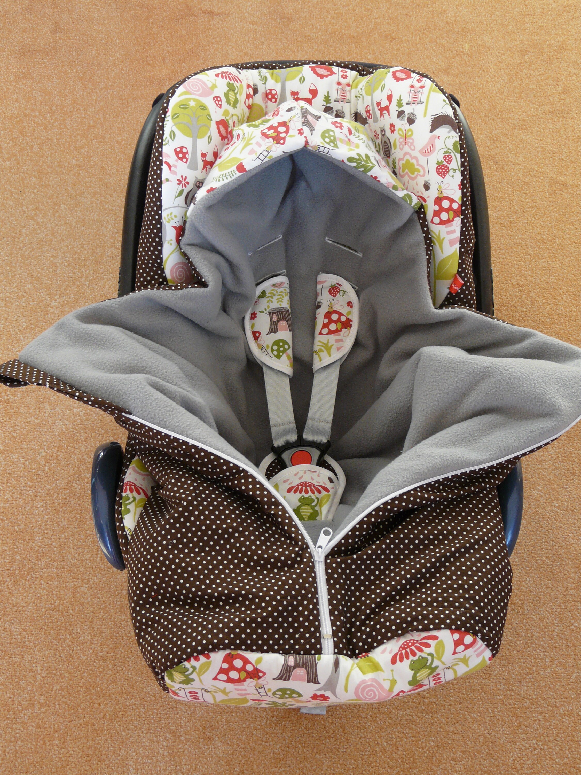the baby feet carrier