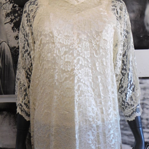 Vintage shops Ivory Lace & Satin Batwing Sleeve Dress - 70's does 20's - Size M-L - Flapper Style 2 Piece Gown