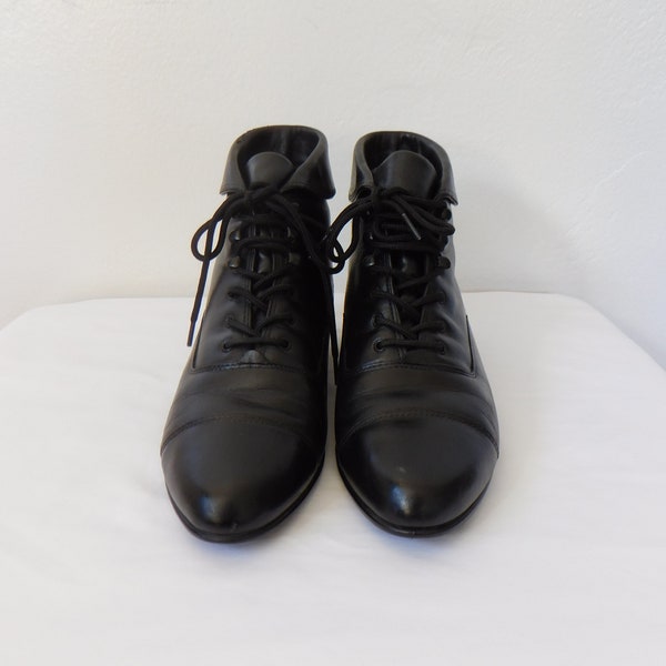 Taille 7 | vintage 80's-90's Ellemenno Black Leather Short Boots | Chaussures pour femmes des années 1990