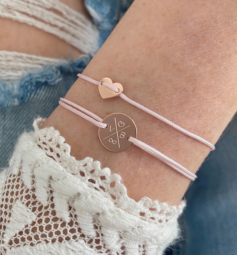 Bracelet de gravure bracelet de nom de coeur bracelet avec bracelet de nom bracelet de famille personnalisé bracelet d'amitié cadeau petite amie marraine image 2