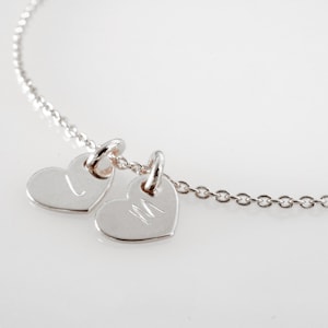 Pulsera grabada Pulsera con nombre en forma de corazón Pulsera con nombre Pulsera familiar Pulsera de la amistad Regalo para damas Novia Dama de honor Día de San Valentín
