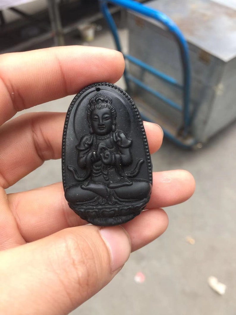 Natural charm fashion Hand-made Obsidian \u201cGuanyin\u201d Buddhism portrait pendant