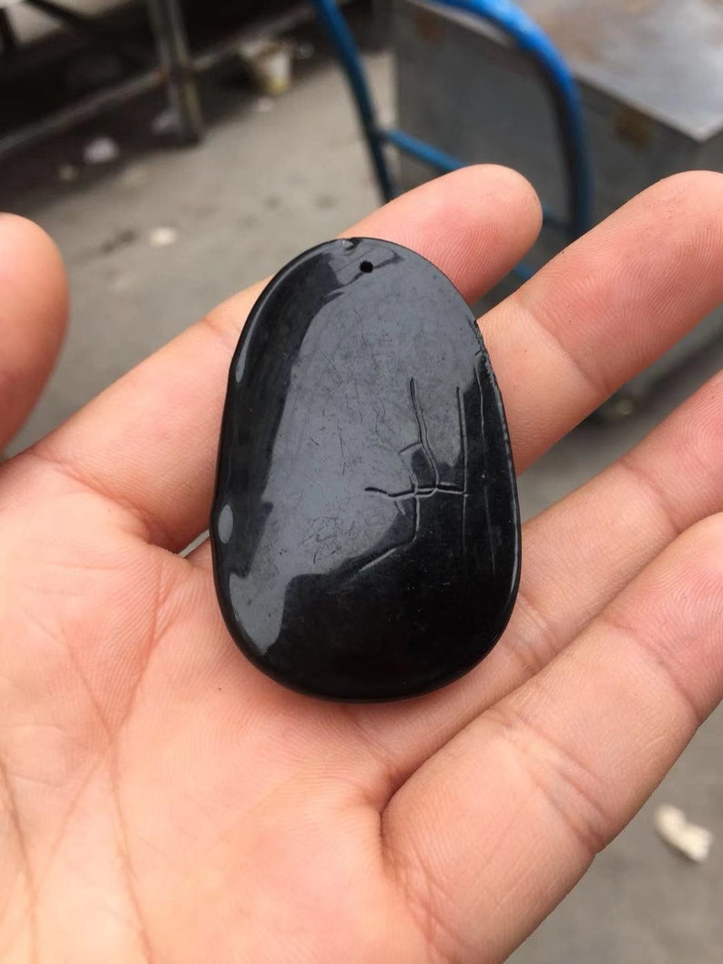 Natural charm fashion Hand-made Obsidian \u201cGuanyin\u201d Buddhism portrait pendant