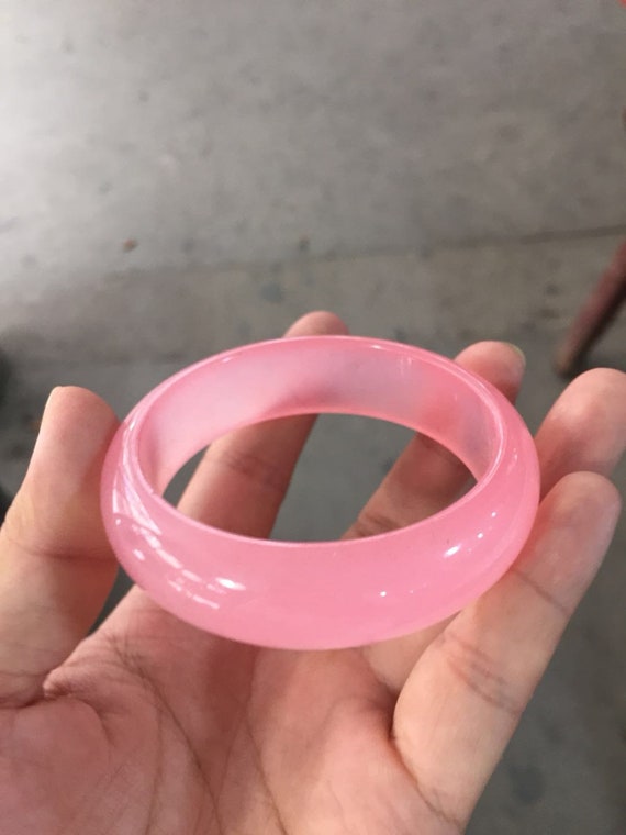 Unique pink carbonate jade bracelet 52MM ice gloss pink jade bracelet girl  slim round terms - Shop setomastudio Bracelets - Pinkoi
