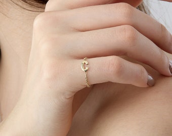 Custom Initial Ring with Chain Band - Dainty Stackable Ring - Personalized Ring - Minimal Initial Jewelry -Custom pinky Ring -Gold Ring
