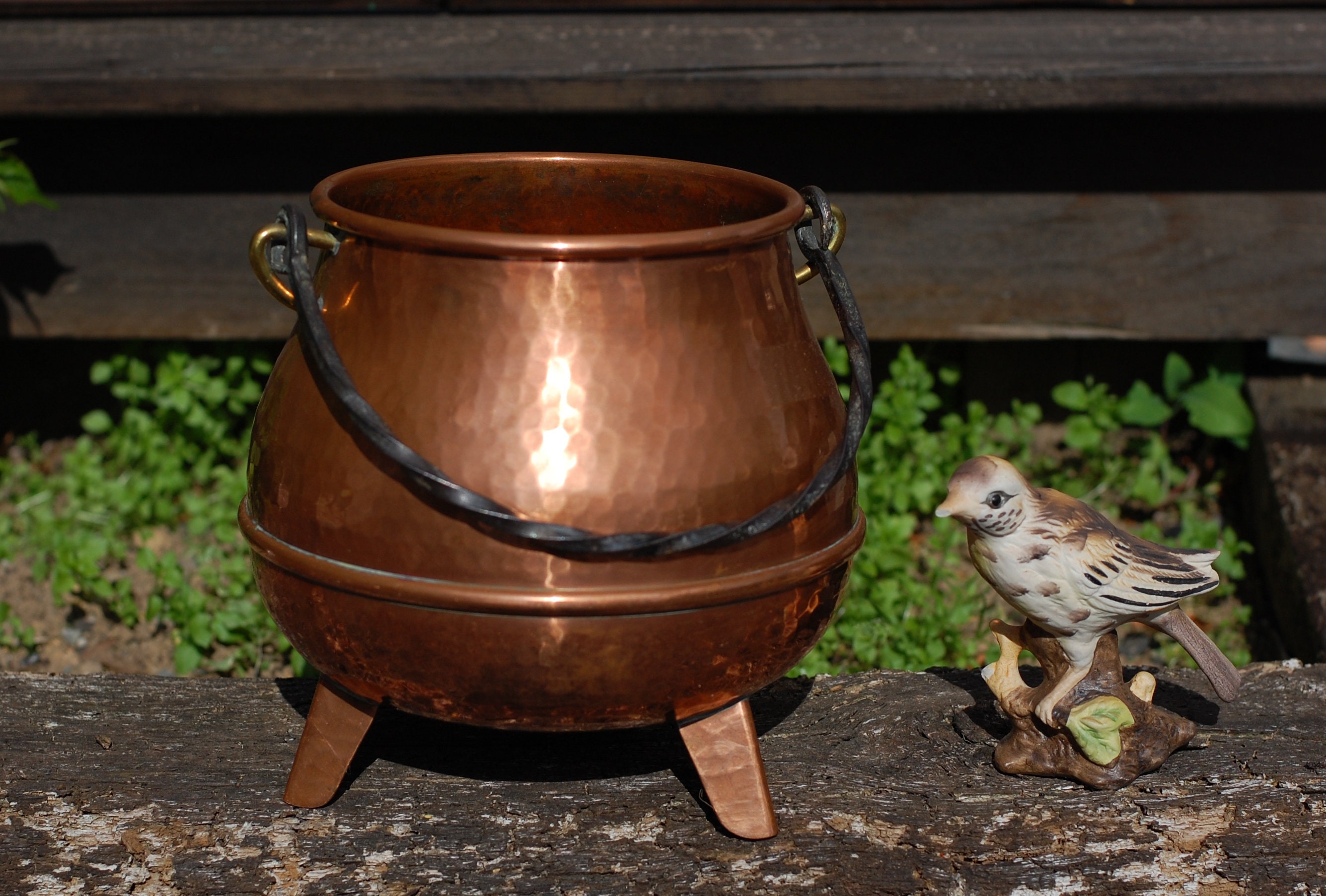 Vintage Français Hammered Copper Cooking Pot Planter Trépied Pieds Conteneur Jardinere Decor/studio 