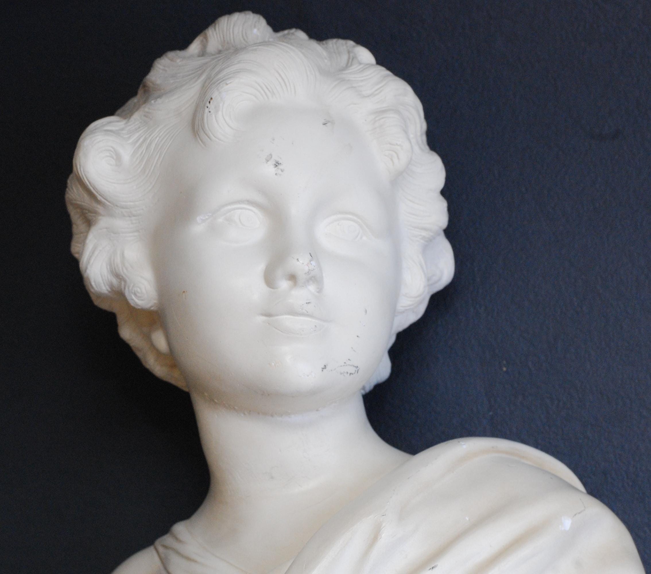 ヴィンテージのフランスの胸像、彫像、大型石膏彫刻の展示 - Etsy 日本