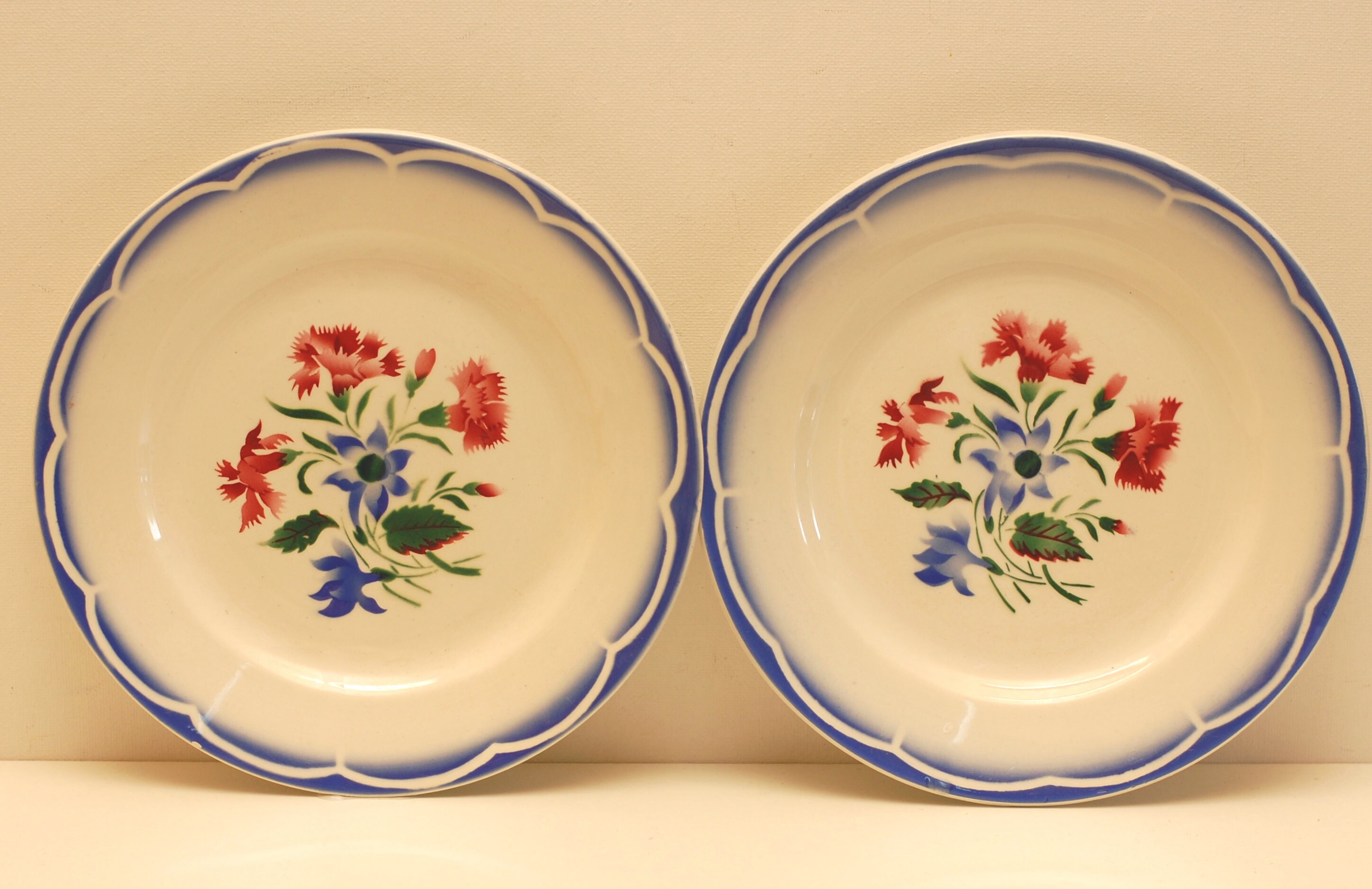 Vintage Français Paire d'assiettes en Céramique Assiettes à Plat d'accompagnement Motif Floral Rose 