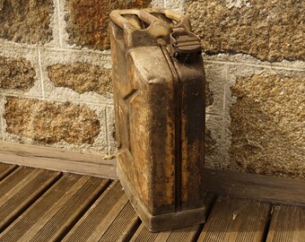 ヴィンテージ 1943 金属製ジェリカン：フランス軍コレクターズアイテム