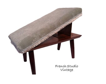 Repose-pieds vintage français réglable : tabouret rembourré en velours, garniture à pampilles