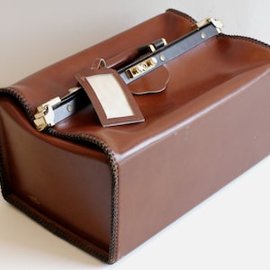 Vintage Leather Doctors Bag Case Quality Travel Luggage / French Studio Vintage