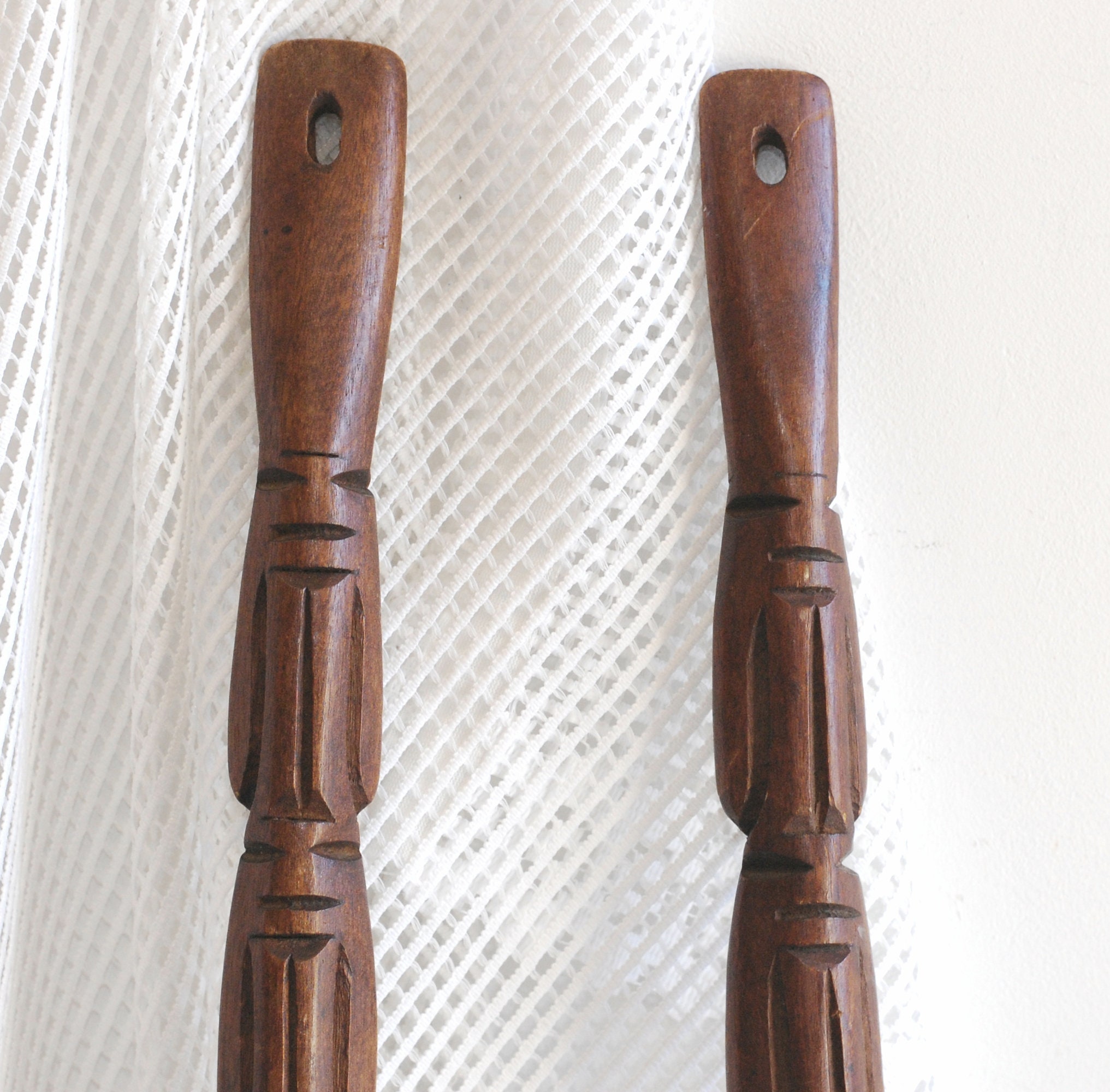 ヴィンテージ彫刻木製スプーン＆フォークセット：27インチキッチン壁