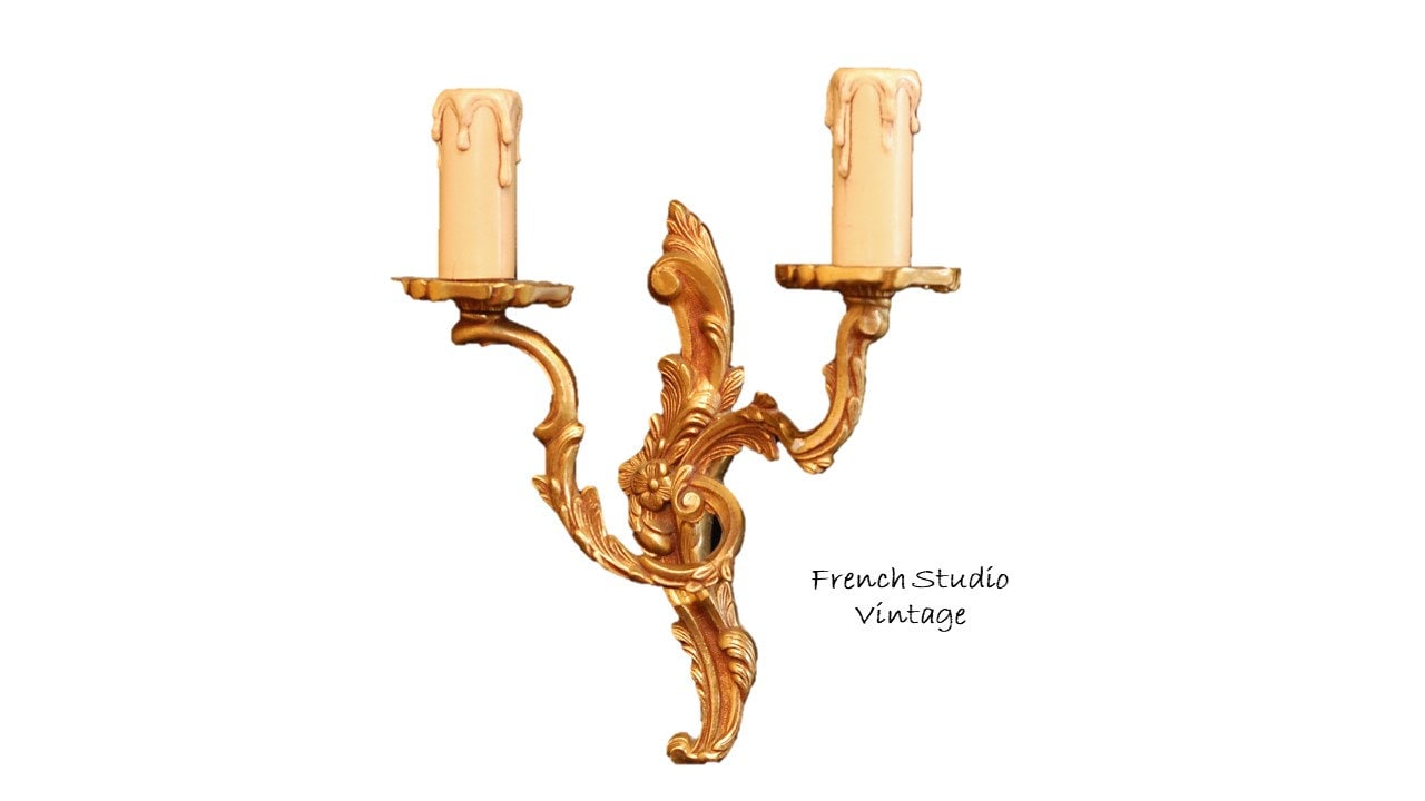 Vintage Français Appliques Murales Laiton Bronze Applique Murale 2 Bras Rococo Orné Floral Style Déc