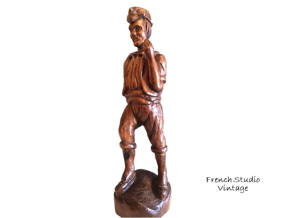Vintage Français Wood Man Statue Figurine Sculpté à La Main Folk Art Display Cadeau/Studio Vintage