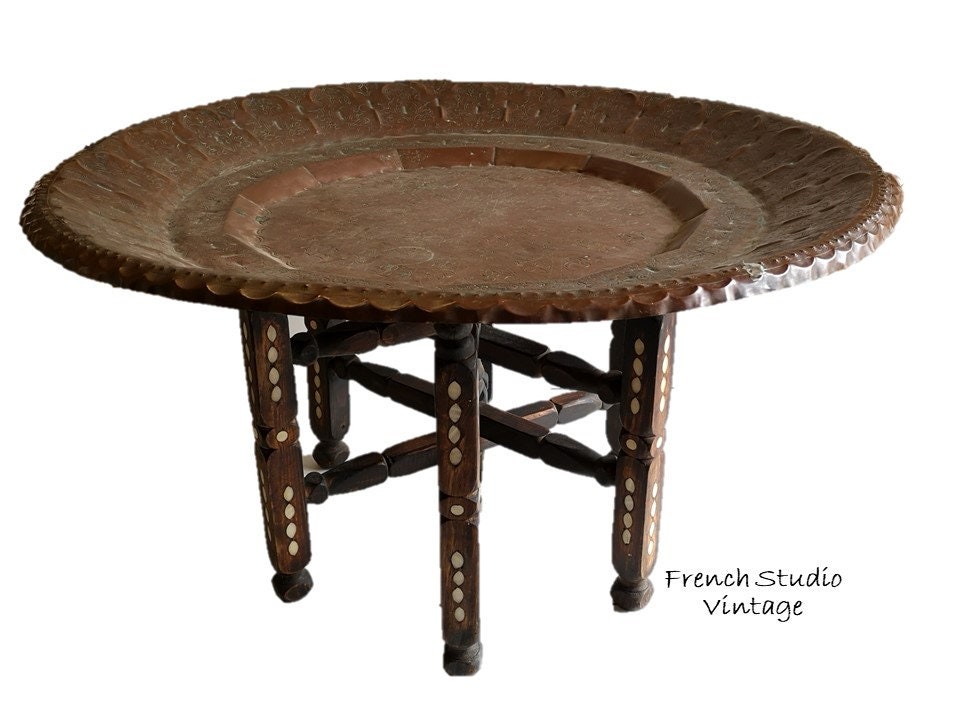 Table Pliante Marocaine Vintage Grande 31 Cuivre Gravé Plateau en Cuivre Arabian Table d'appoint Inl