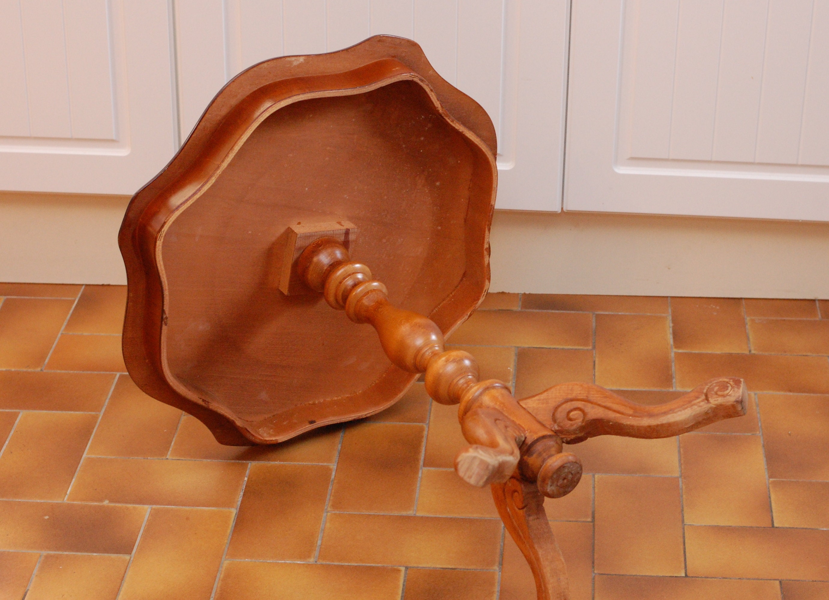 Vintage Side Table Round Inlaid Floral Wood Pedestal Table Etsy