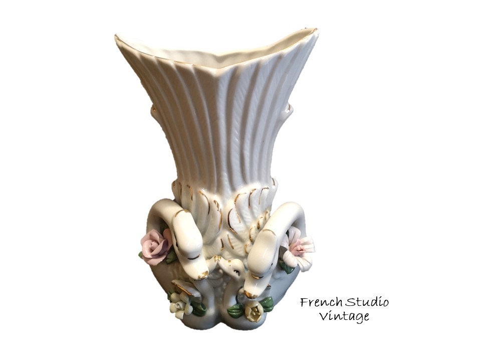 Vintage Ceramic Swan Vase Relief Roses Grand Floral Chic Pitcher Display Cadeau/Français Studio Vint